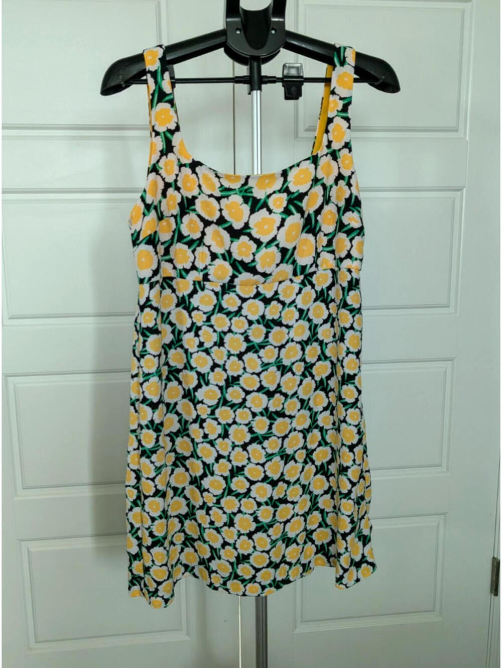 DVF Diane Von Furstenberg Target Floral Mini Dress Size 14 Black Yellow Daisy